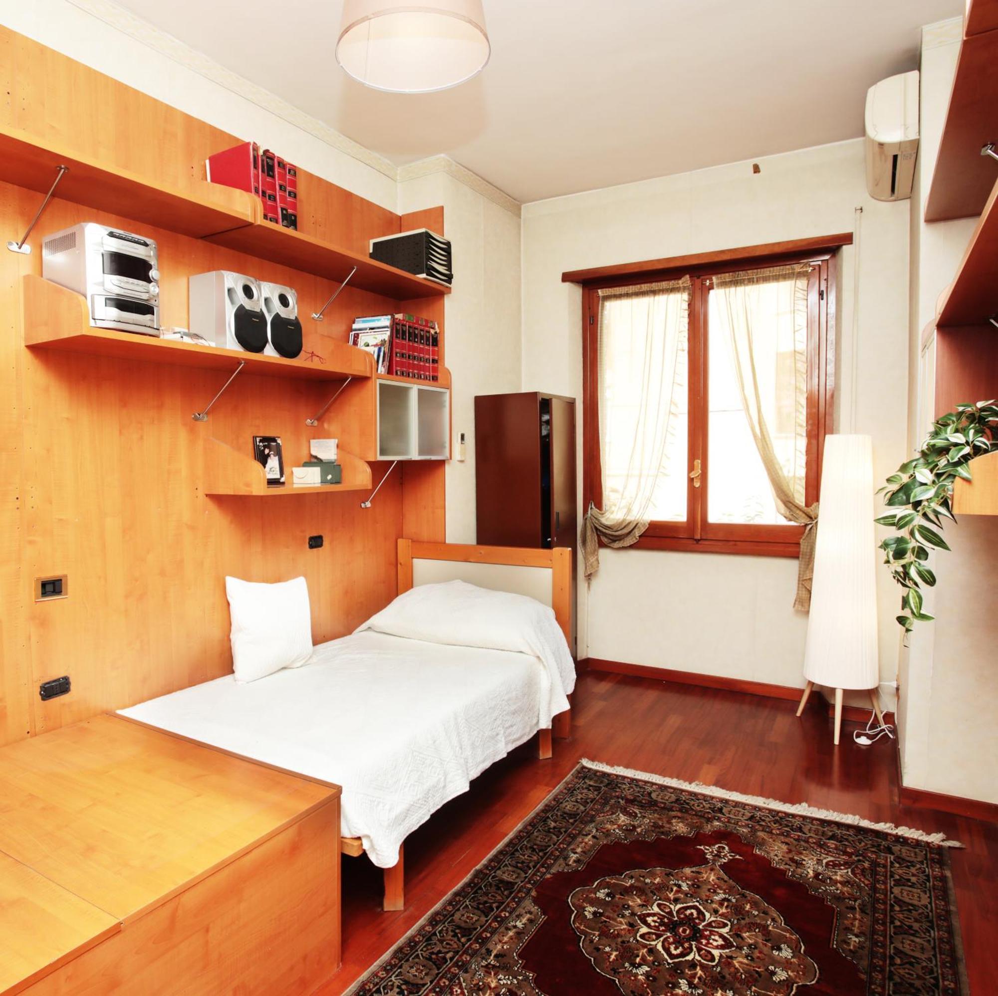 Luxurious Near Rom